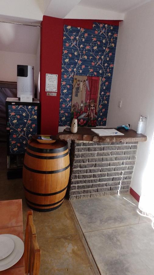 Larochelle Guesthouse Keetmanshoop Kültér fotó