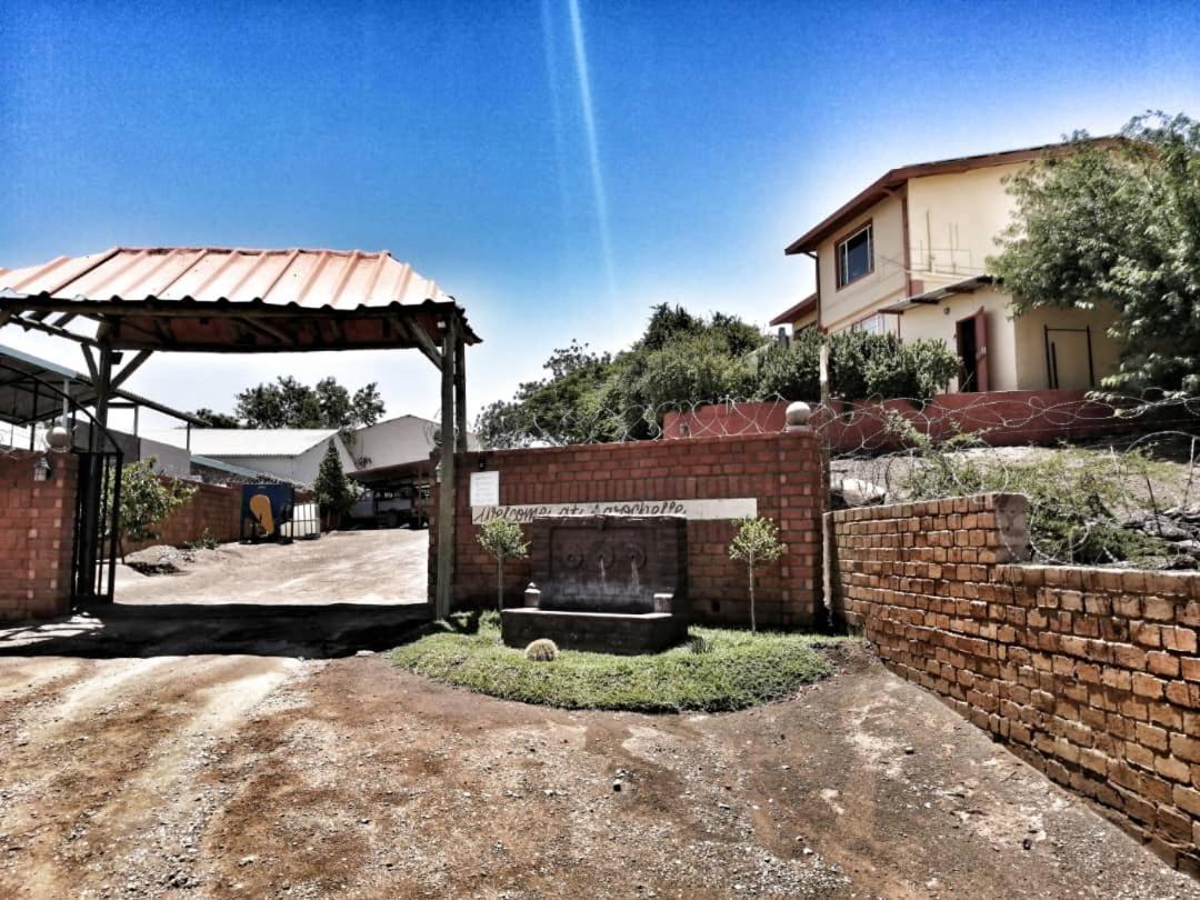 Larochelle Guesthouse Keetmanshoop Kültér fotó