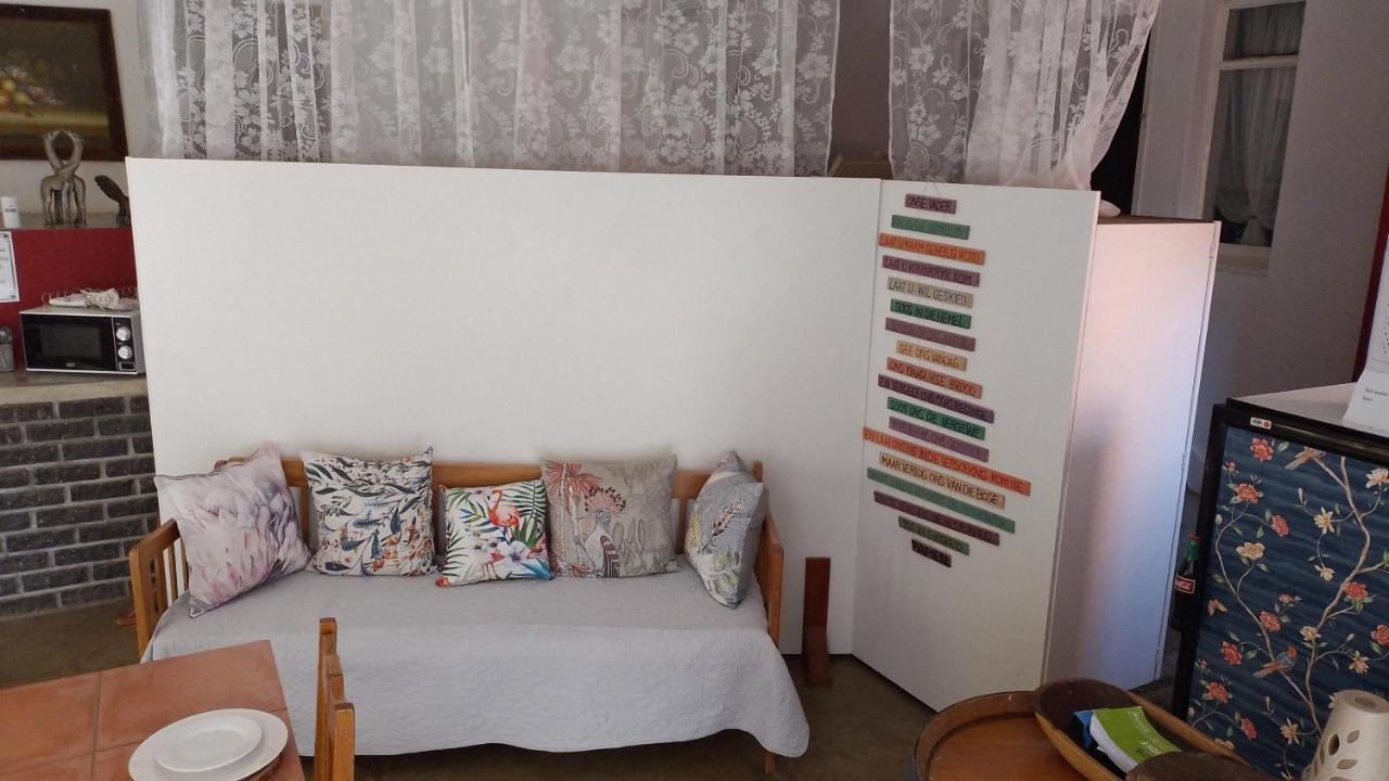 Larochelle Guesthouse Keetmanshoop Kültér fotó