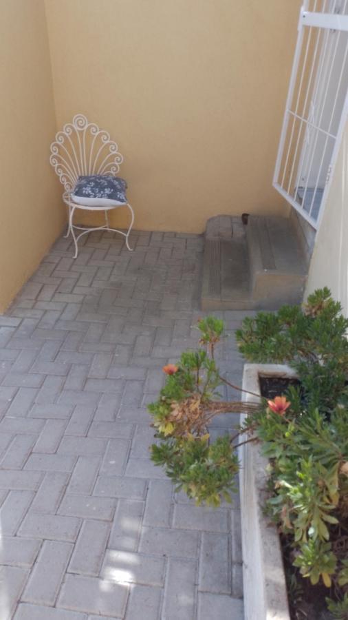 Larochelle Guesthouse Keetmanshoop Kültér fotó
