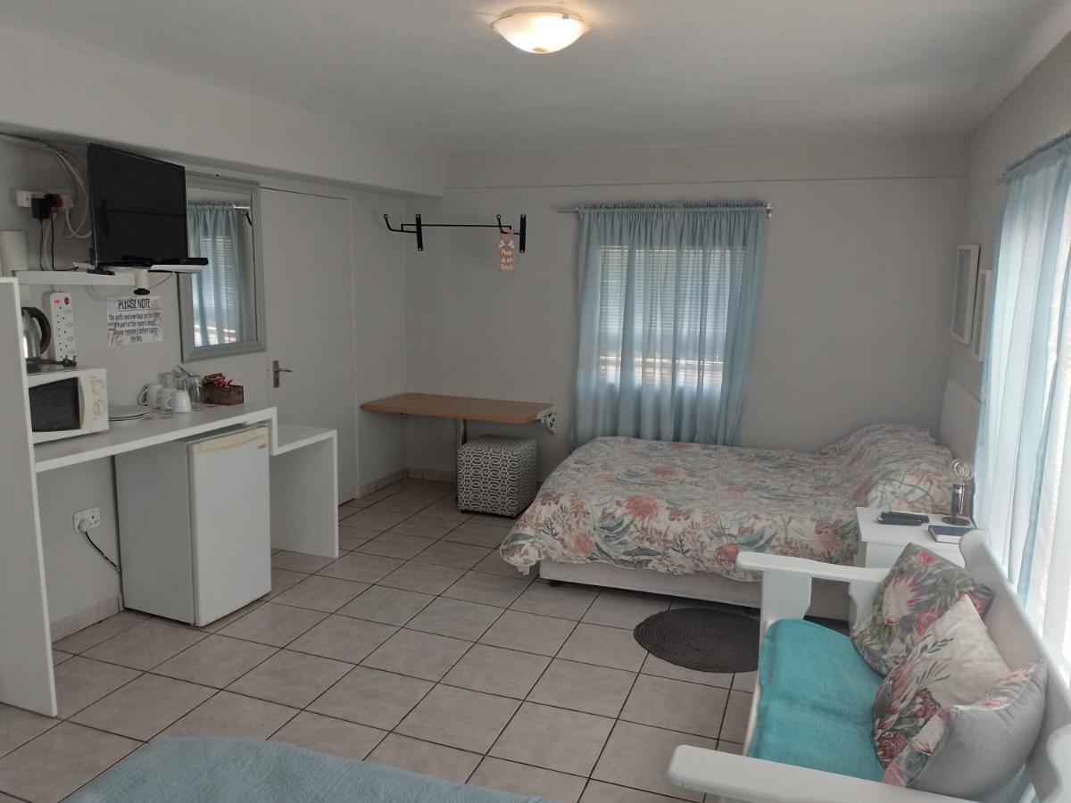 Larochelle Guesthouse Keetmanshoop Kültér fotó
