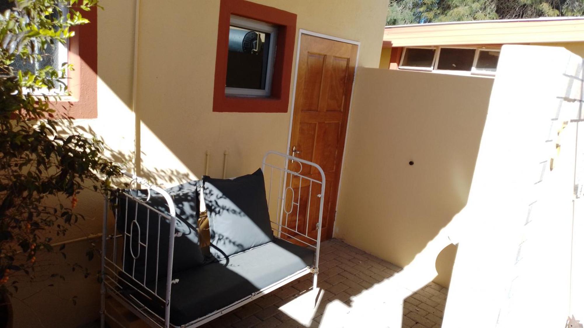 Larochelle Guesthouse Keetmanshoop Szoba fotó