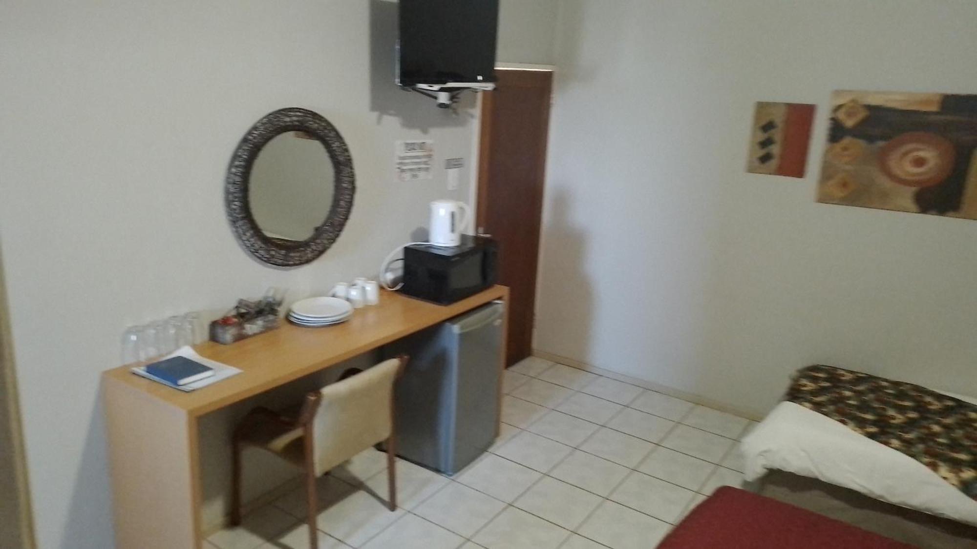 Larochelle Guesthouse Keetmanshoop Szoba fotó