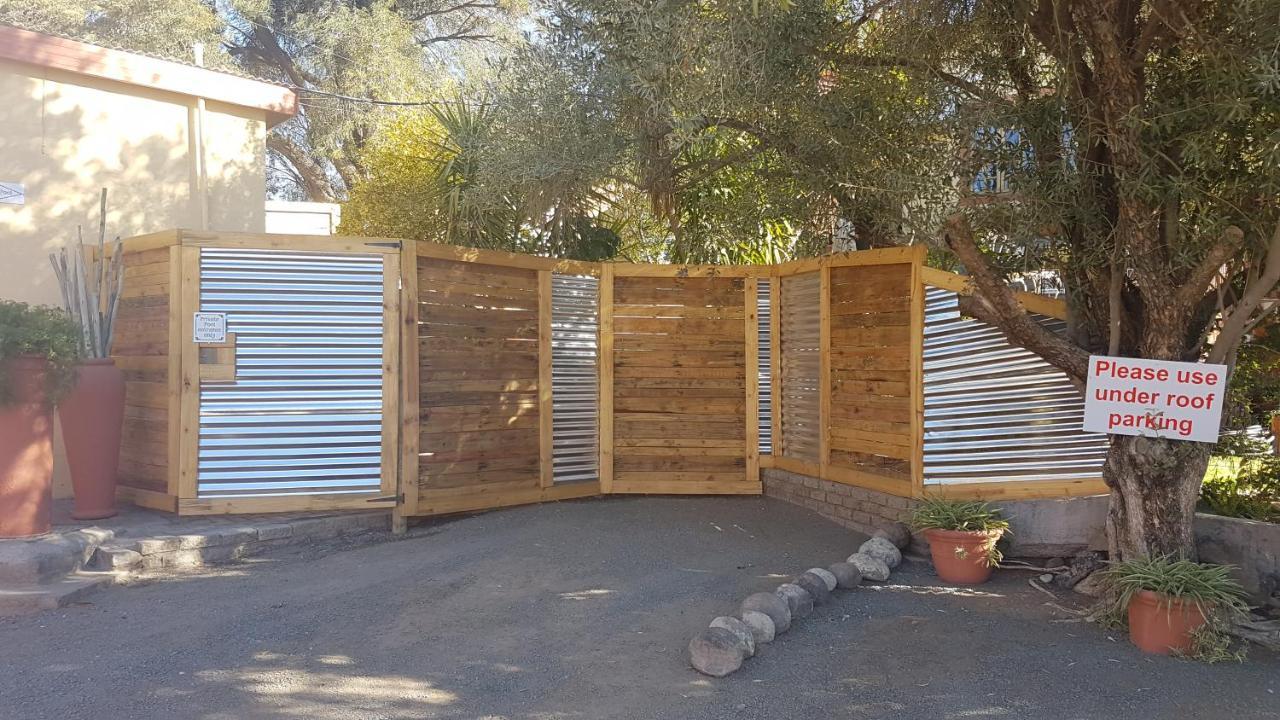 Larochelle Guesthouse Keetmanshoop Kültér fotó
