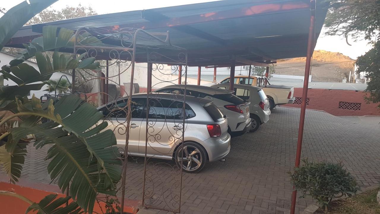 Larochelle Guesthouse Keetmanshoop Kültér fotó